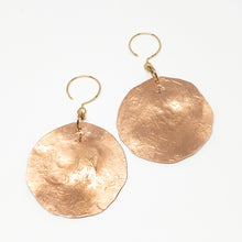 Load image into Gallery viewer, Sabi Disc Earrings - Copper
